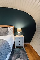 Unique 1 BD Eco-Retreat in Old Chalford