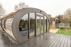 Unique 1 BD Eco-Retreat in Old Chalford