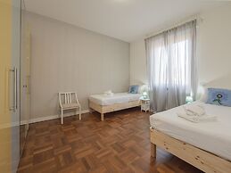 San Siro 3 Bedroom apt With Balcony