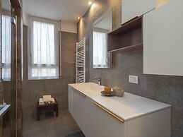 San Siro 3 Bedroom apt With Balcony