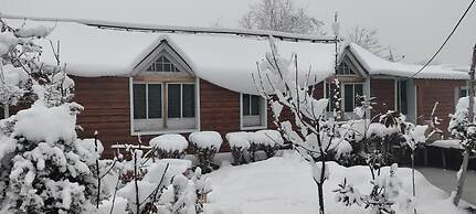 Queens Lake House