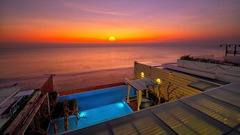 A Dream Hua Hin - Beachfront Retreat