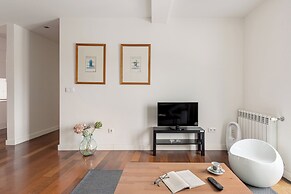 JOIVY Modern flat near Estrela Garden