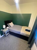 Cosy 3Br House With Fireplace & Private Garden