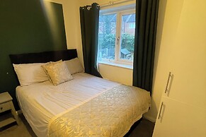 Cosy 3Br House With Fireplace & Private Garden