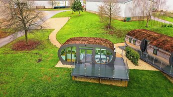 Sustainable 2BD Pod on Old Chalford Farm