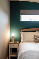 Sustainable 2BD Pod on Old Chalford Farm