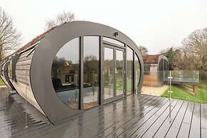 Sustainable 2BD Pod on Old Chalford Farm