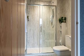 Sustainable 2BD Pod on Old Chalford Farm