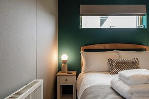 Sustainable 2BD Pod on Old Chalford Farm