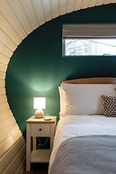 Sustainable 2BD Pod on Old Chalford Farm