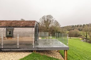 Sustainable 2BD Pod on Old Chalford Farm