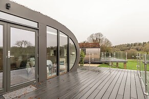 Sustainable 2BD Pod on Old Chalford Farm