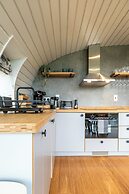 Sustainable 2BD Pod on Old Chalford Farm