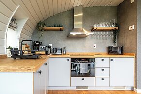 Sustainable 2BD Pod on Old Chalford Farm