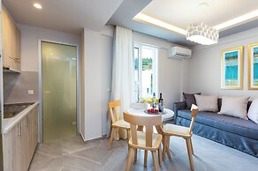 Akrogiali Apartments by Checkin