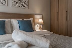 Le Mar Luxury Apartments by Checkin