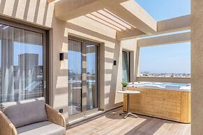 Le Mar Luxury Apartments by Checkin