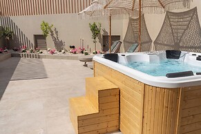 Le Mar Luxury Apartments by Checkin