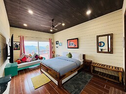 The Ridge House - A Villa Community