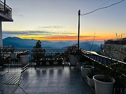 The Ridge House - A Villa Community