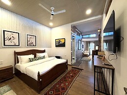 The Ridge House - A Villa Community