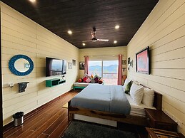 The Ridge House - A Villa Community