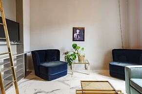 Regina House by MMega