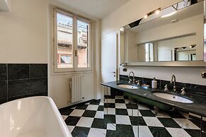 Regina House by MMega