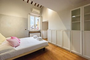 Regina House by MMega