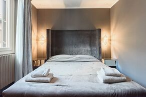 Regina House by MMega