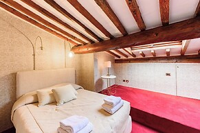 Regina House by MMega