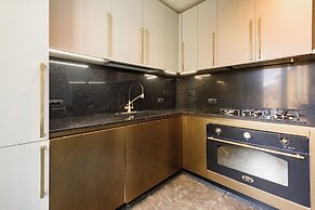 Regina House by MMega