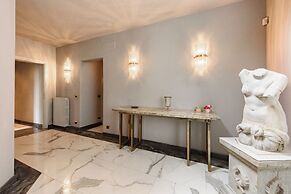 Regina House by MMega