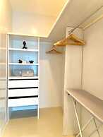 w Impeccable 2BR w Charming Balcony in CTG