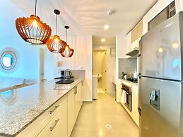 w Impeccable 2BR w Charming Balcony in CTG