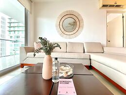 w Impeccable 2BR w Charming Balcony in CTG