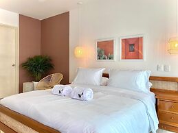 w Impeccable 2BR w Charming Balcony in CTG