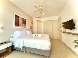 w Impeccable 2BR w Charming Balcony in CTG