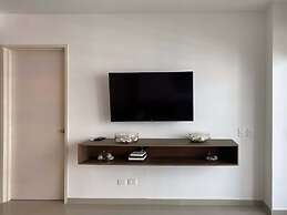 w Impeccable 2BR w Charming Balcony in CTG