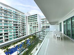 w Impeccable 2BR w Charming Balcony in CTG