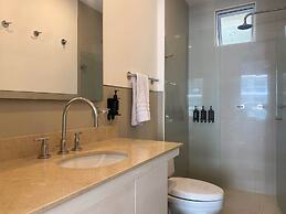 w Impeccable 2BR w Charming Balcony in CTG