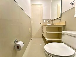 w Impeccable 2BR w Charming Balcony in CTG