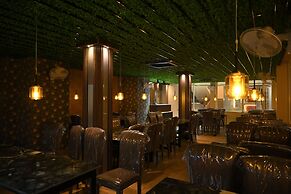 HOTEL M PLAZA MANDARMANI