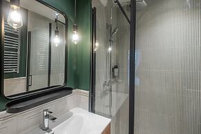 Montmartre Paris Suite