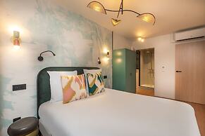 Montmartre Paris Suite