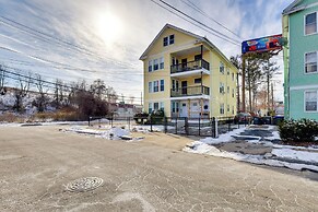 Walk to Roger Williams Park: Apt in Providence!