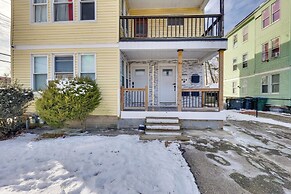 Walk to Roger Williams Park: Apt in Providence!