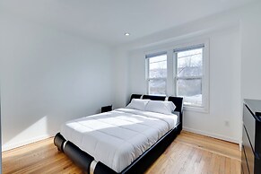 Walk to Roger Williams Park: Apt in Providence!