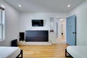 Walk to Roger Williams Park: Apt in Providence!